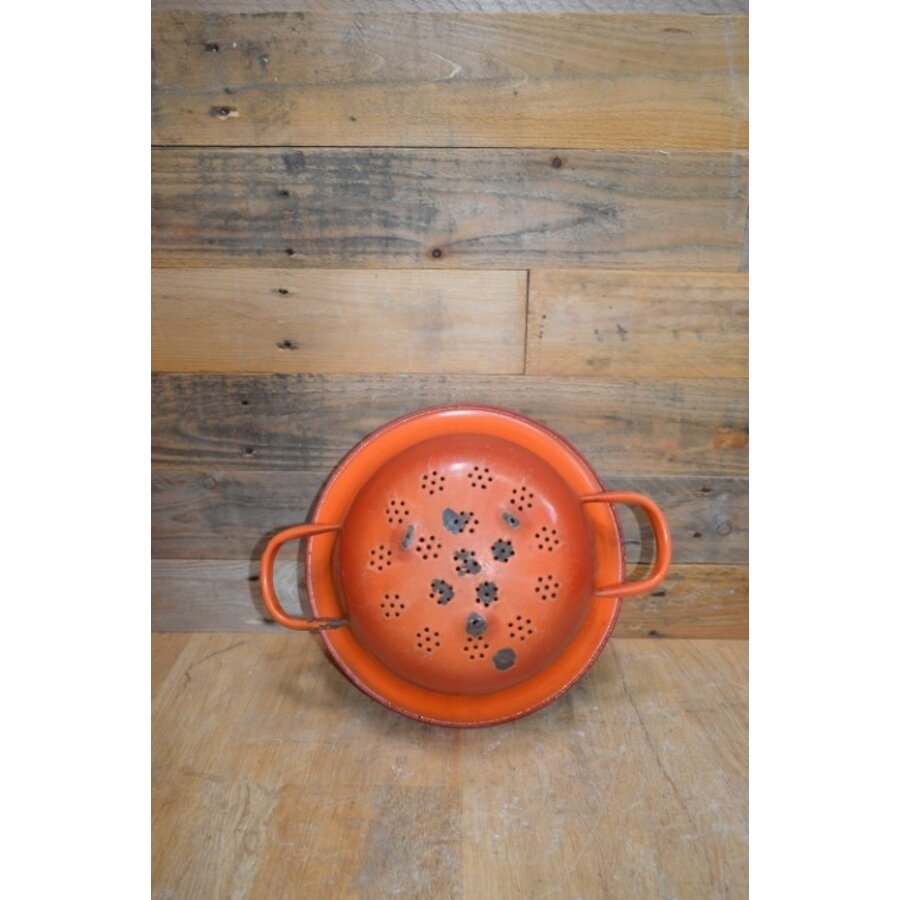 Vintage oranje geëmailleerd vergiet met grijze binnenkant uit de jaren 50-8