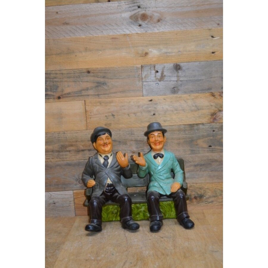 Keramisch beeldje Laurel en Hardy op bankje-1