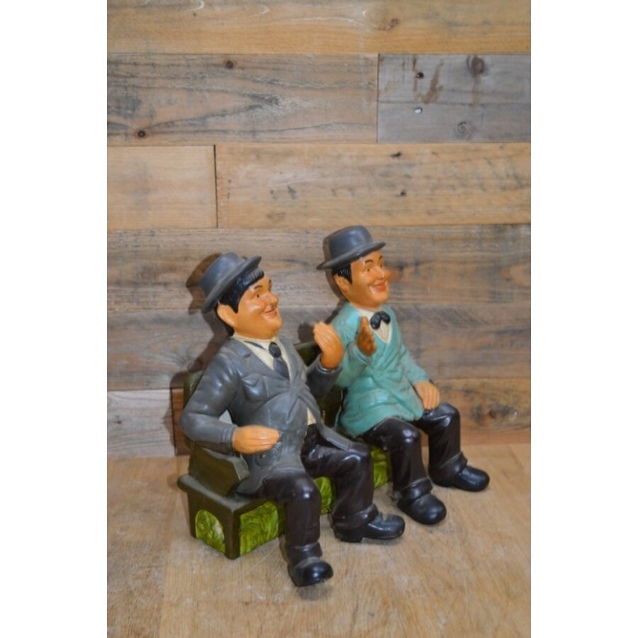 Keramisch beeldje Laurel en Hardy op bankje-2