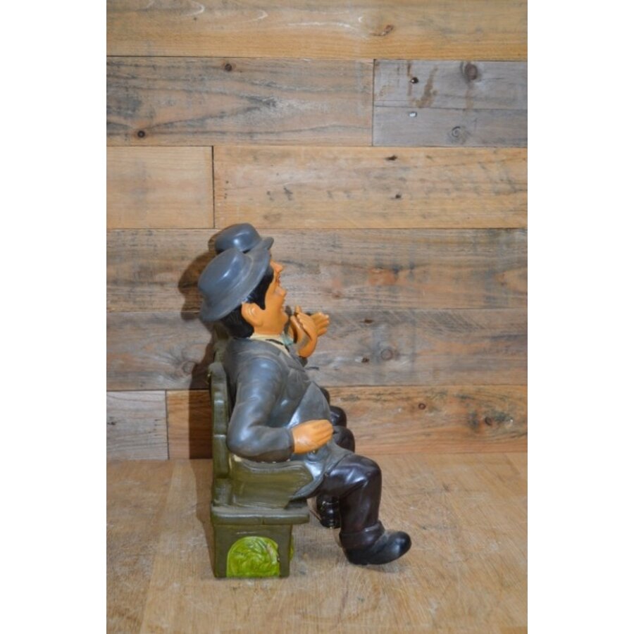 Keramisch beeldje Laurel en Hardy op bankje-3