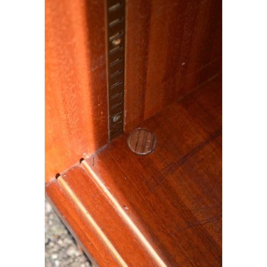 Mid Century kastje – retro houten schuifdeurkast jaren 60-9