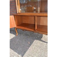 thumb-Vintage servieskast Queen-Ann met glazen schuifdeurtjes en onderkast-7