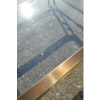 thumb-Salontafel in de stijl van Peter Ghyczy – geborsteld messing met facetglas-5