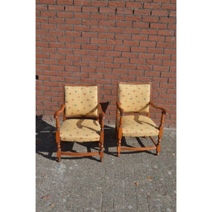 Eiken armfauteuiltjes uit de jaren 50 met gele bekleding-2