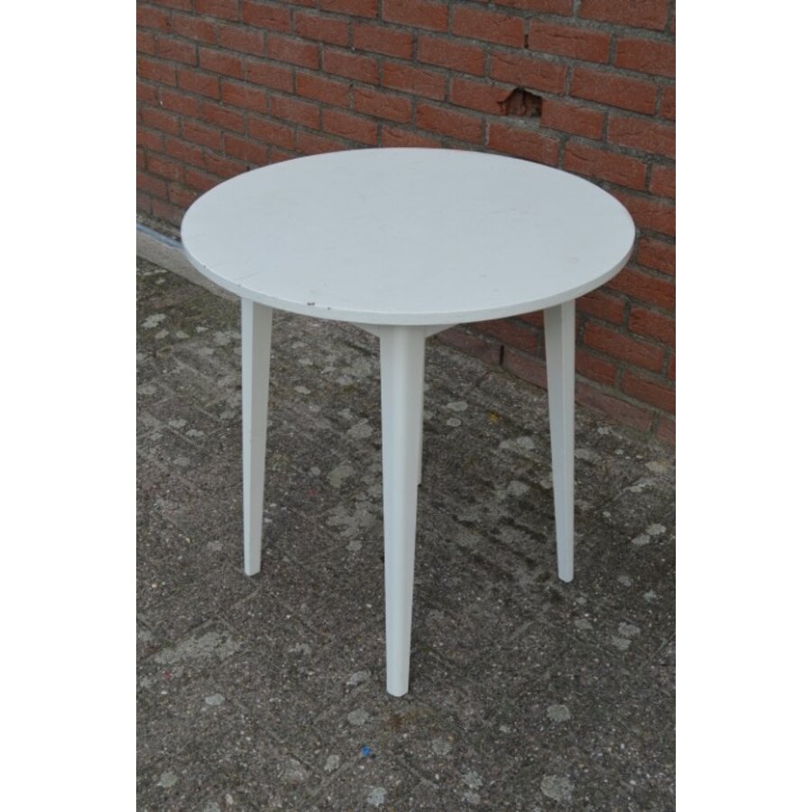 Tweedehands rond houten bijzettafeltje met wit blad en onderblad-1