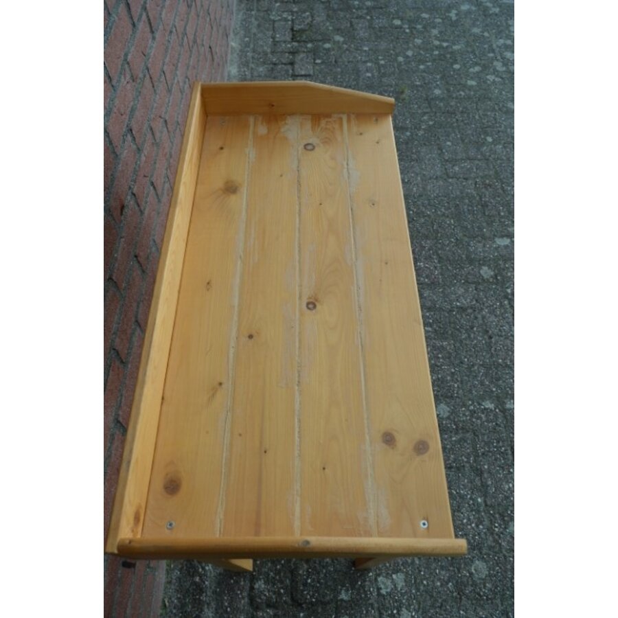 Tweedehands oppot sidetable van vurenhout voor buitengebruik-4