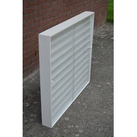 Houten displaykast met tien plankjes en plexiglas deurtjes voor verzamelobjecten