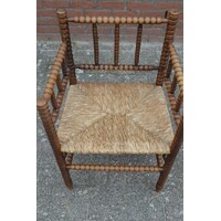 thumb-Antiek spinnenkop armstoeltje van eikenhout met biezen zitting – Bobbin hoekstoel-5