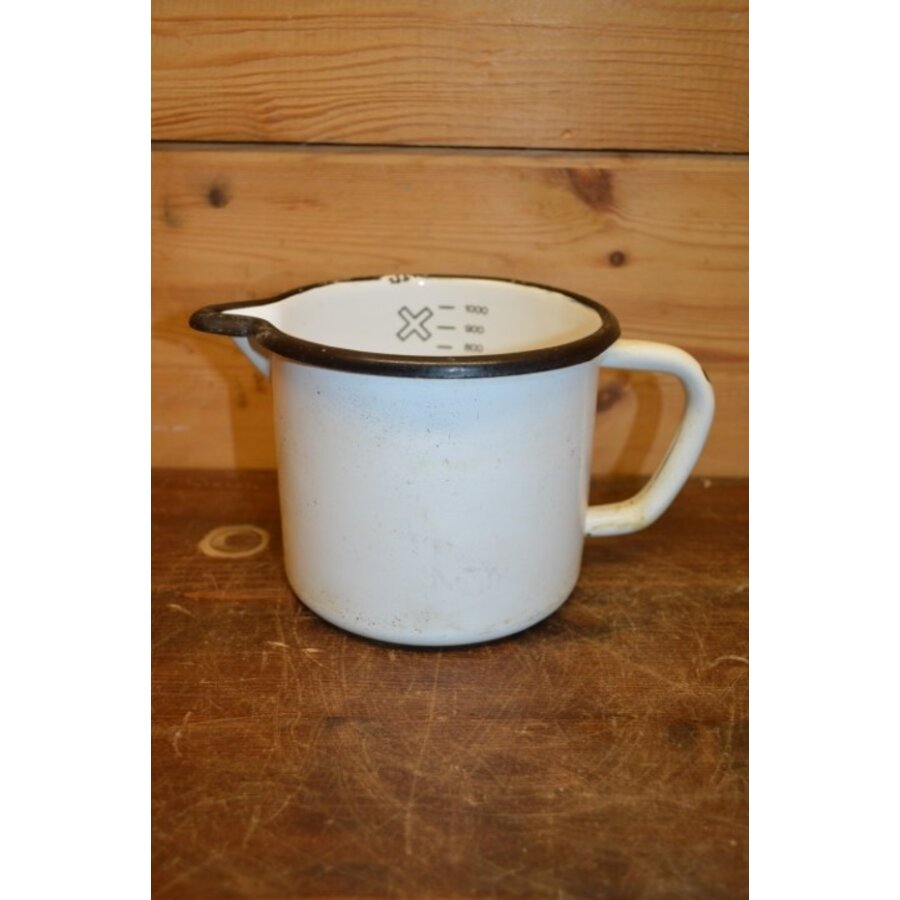 Oud wit geëmailleerd kannetje met handvat – Mid century keuken- of plantenaccessoire-1