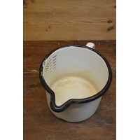 thumb-Oud wit geëmailleerd kannetje met handvat – Mid century keuken- of plantenaccessoire-3