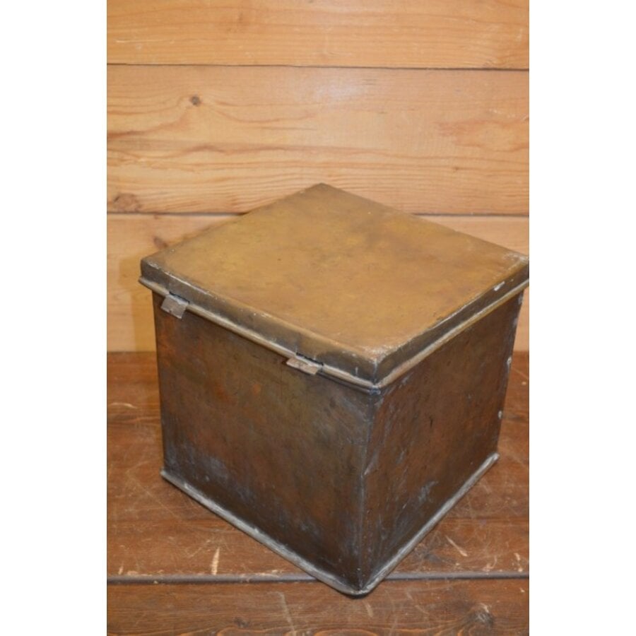 Zeldzame vierkante koperen trommel uit circa 1890 met sporen van gebruik-5