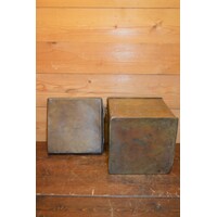 Zeldzame vierkante koperen trommel uit circa 1890 met sporen van gebruik