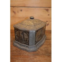 Antiek Douwe Egberts blik met zeilboten en molens – circa 1930