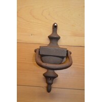 thumb-Gietijzeren deurklopper met roestpatina – Klassieke voordeurdecoratie-3