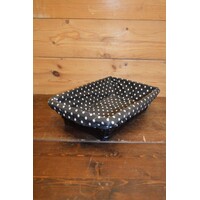thumb-Rechthoekig zwart mandje van wilgentenen met gestippelde bekleding-2