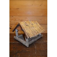 thumb-Vogelhuis van berkenhout met stro dak – handgemaakt natuurproduct voor tuin of balkon-1