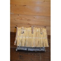 thumb-Vogelhuis van berkenhout met stro dak – handgemaakt natuurproduct voor tuin of balkon-4