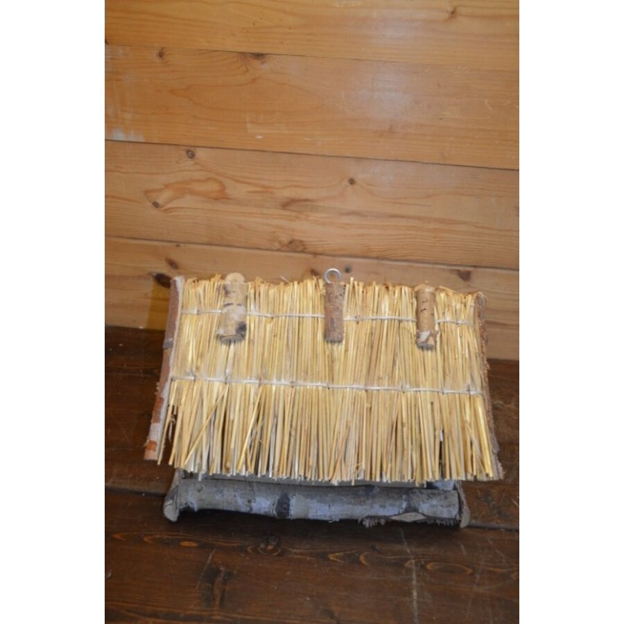 Vogelhuis van berkenhout met stro dak – handgemaakt natuurproduct voor tuin of balkon-4