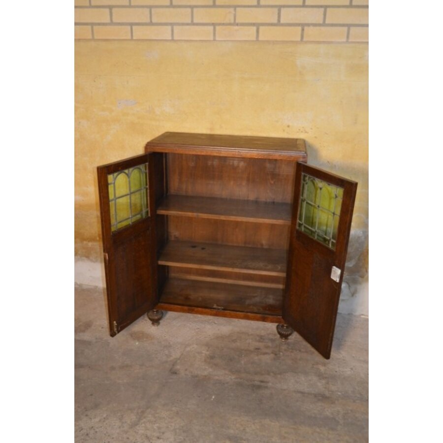 Kleine eikenhouten Art Deco kast met glas-in-lood deuren-5