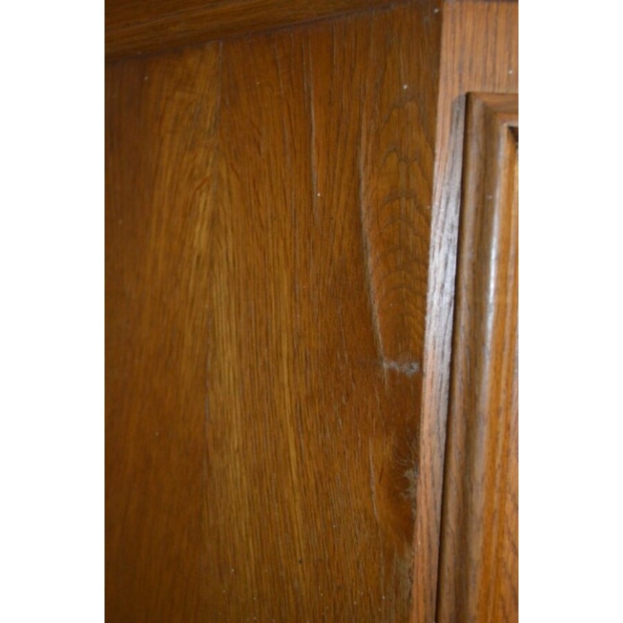 Schitterende kleine grenen buffetkast met ramen en lades-4