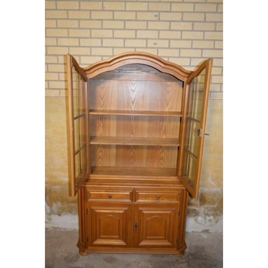 Schitterende kleine grenen buffetkast met ramen en lades-5