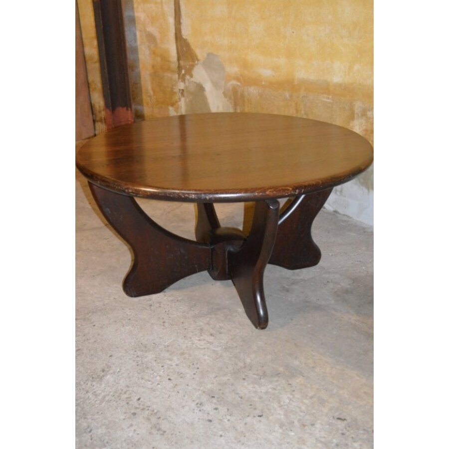 Ronde eikenhouten salontafel met Yugo onderstel – donkerbruine afwerking-5
