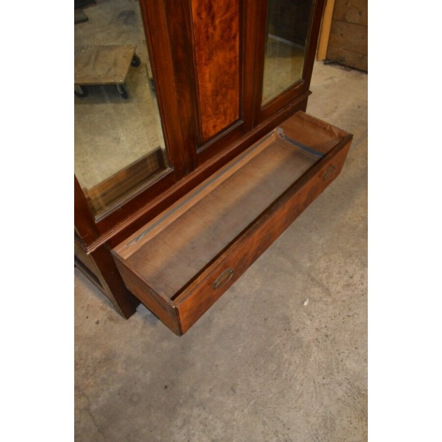 Antieke garderobekast van massief mahoniehout met wortelnotenhout en facetrand spiegels-9