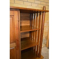 thumb-Eiken mid-century highboard met gecanneleerde deur-3