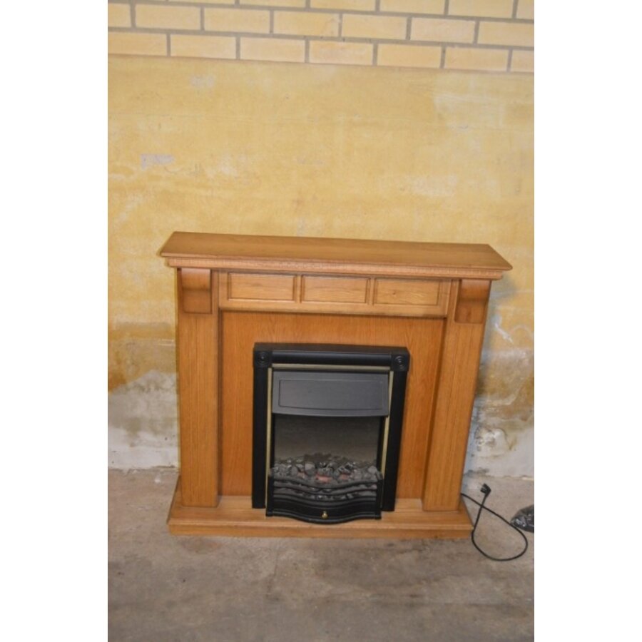 Eiken schouw met elektrische open sfeerhaard in klassieke stijl-2