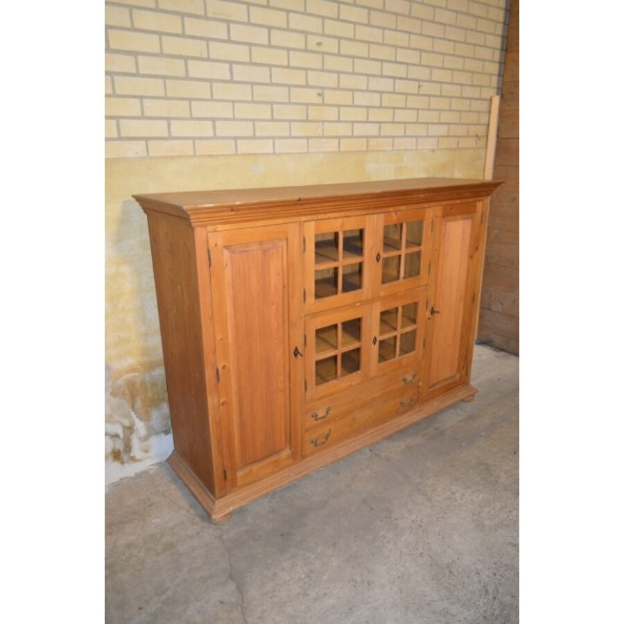 Massief grenenhouten hoog dressoir met glasdeurtjes en laden-1