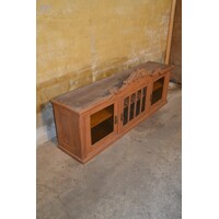 thumb-Grenenhouten bovenkast met sierlijke kuif en facetgeslepen glas-1