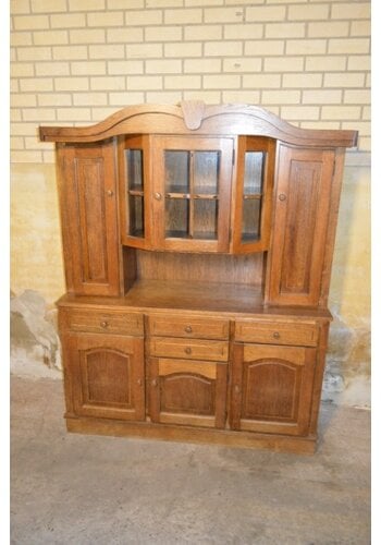 Buffetkast donker eiken met buffeltoog 