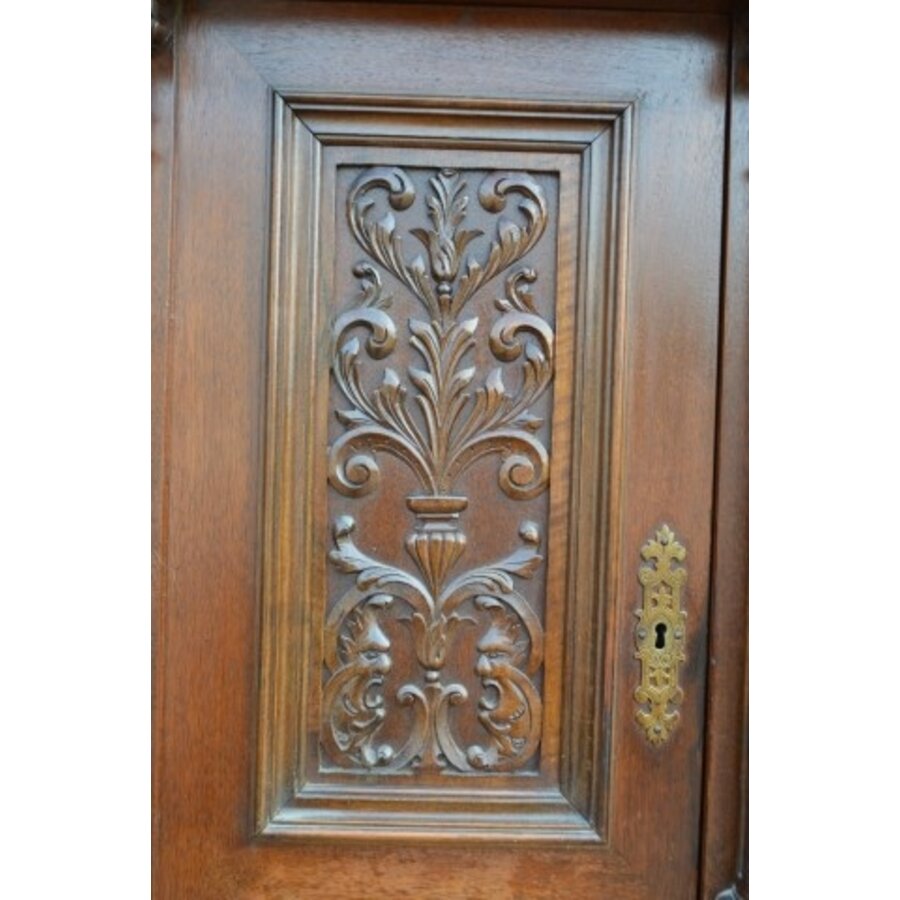 Antieke buffetkast uit 1880–1890 met marmeren blad en dubbele toog-5