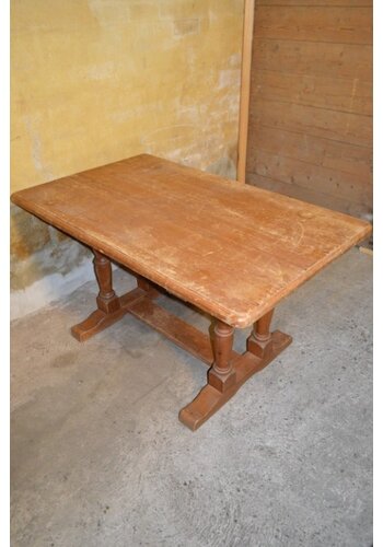 Massief grenen tafel 
