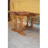 thumb-Massief grenen tafel in Mouseman-stijl – Karaktervol en solide-4