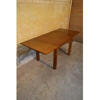 thumb-Eiken uittrekbare eettafel met massief onderstel en gefineerd blad-1