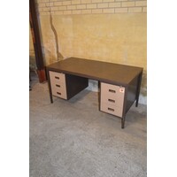 thumb-Robuust metalen bureau met ladeblokken en melamine werkblad-3