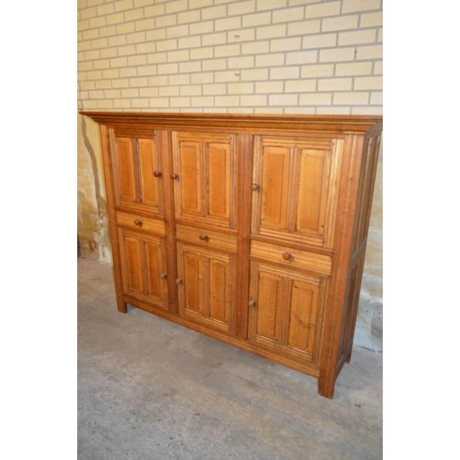 Massief eiken kloosterdressoir met paneeldeuren en lades-2