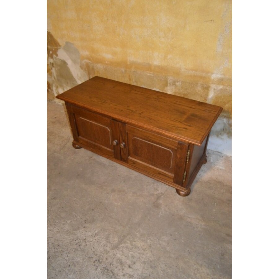 Eiken klepkast met twee deurtjes en bovenklep-2