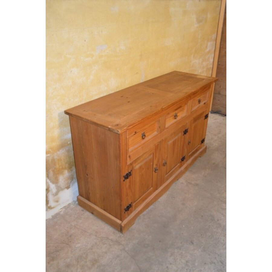 New Mexico dressoir van massief grenen met drie laden en drie deuren-1