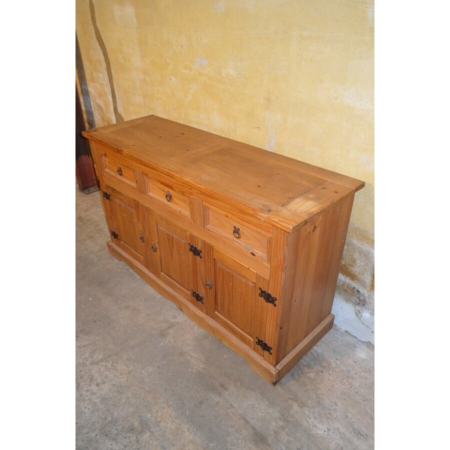 New Mexico dressoir van massief grenen met drie laden en drie deuren-3