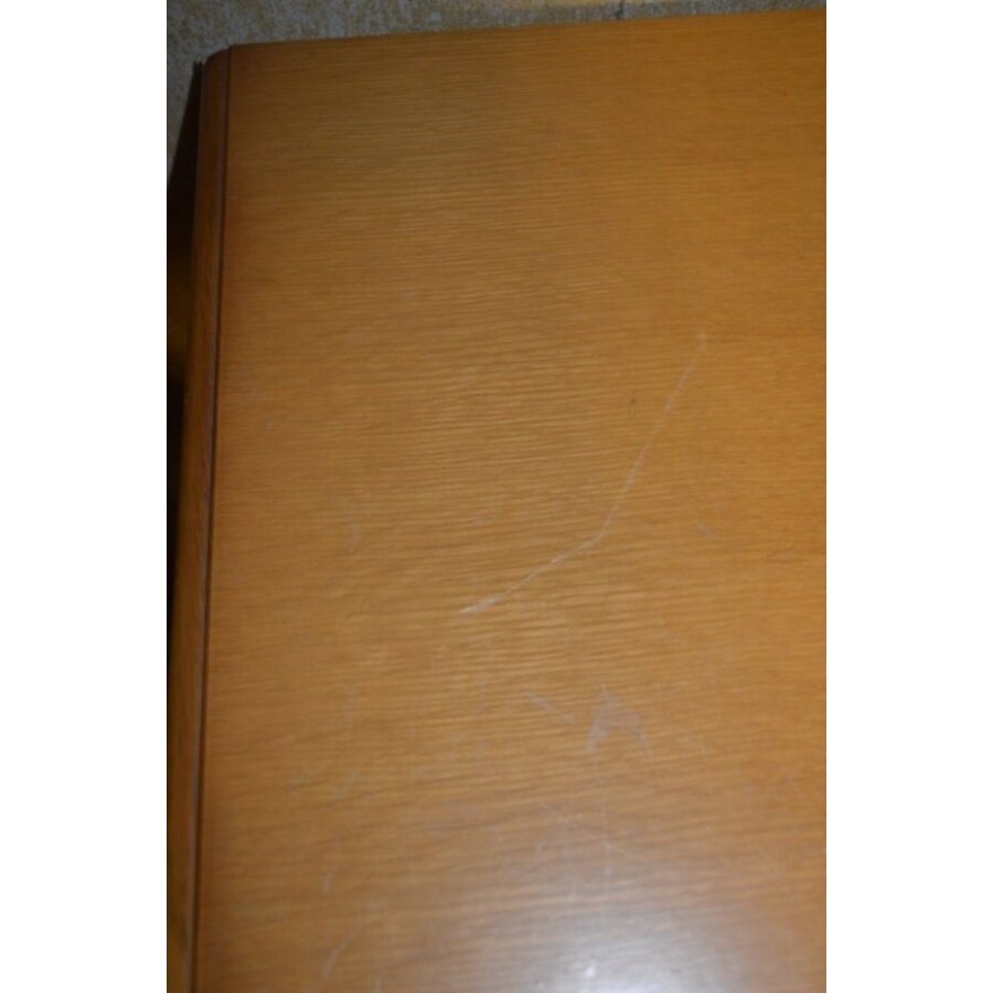 Tweedehands massief blank eiken dressoir met drie paneeldeurtjes en lade-7