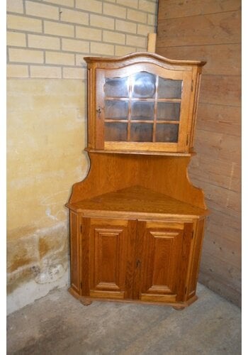Brocante hoekkast van eiken 