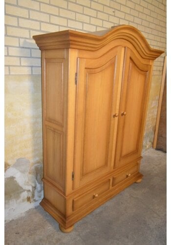 Licht eiken buffetkast met laden 