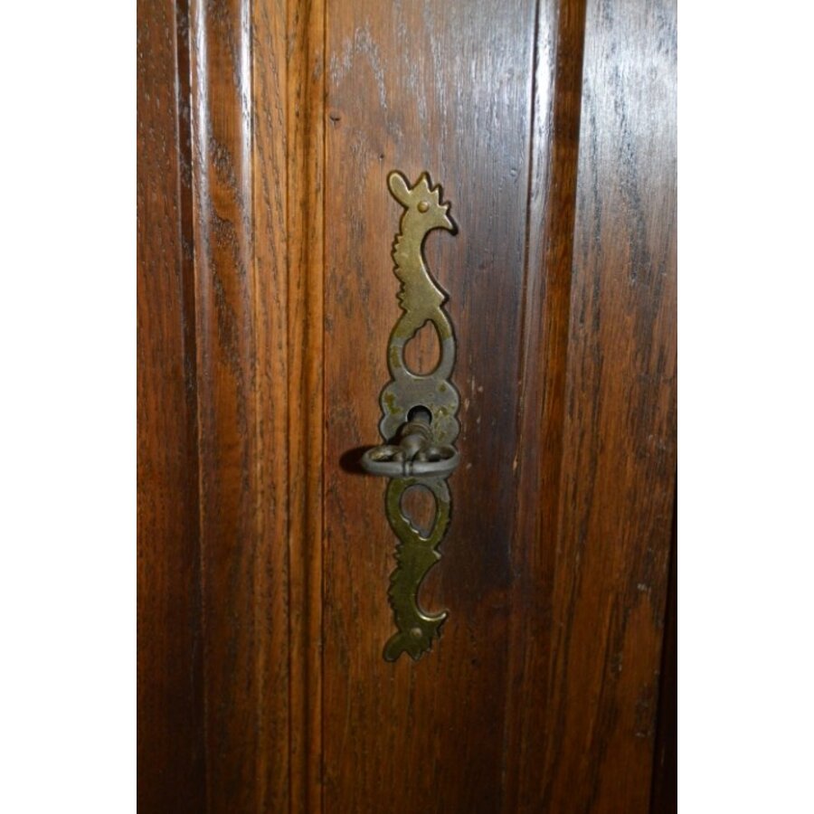 Zware eiken brocante buffetkast met vitrine in donkere patine-5