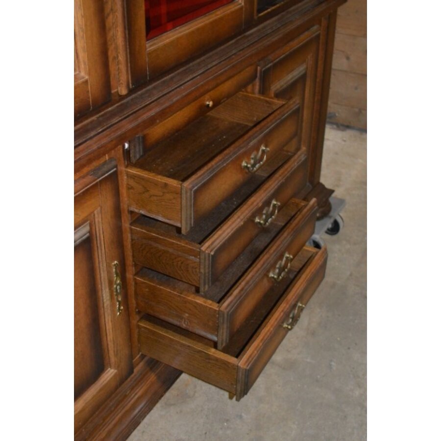 Zware eiken brocante buffetkast met vitrine in donkere patine-6