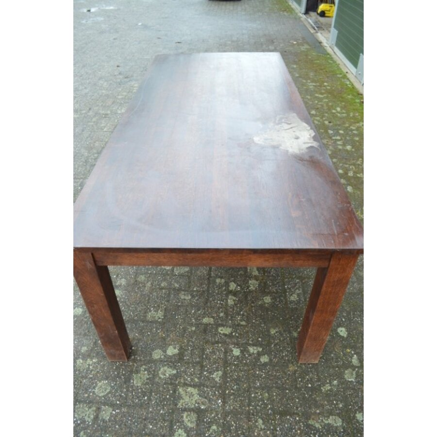 Robuuste eiken eettafel – Zware stamtafel met karakter-7