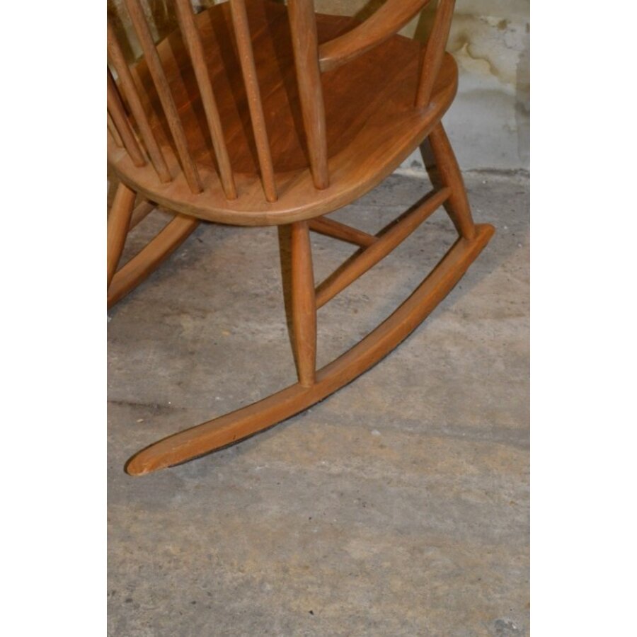 Elegante vintage houten schommelstoel met kussen uit de jaren 60 met spijlenrug-6