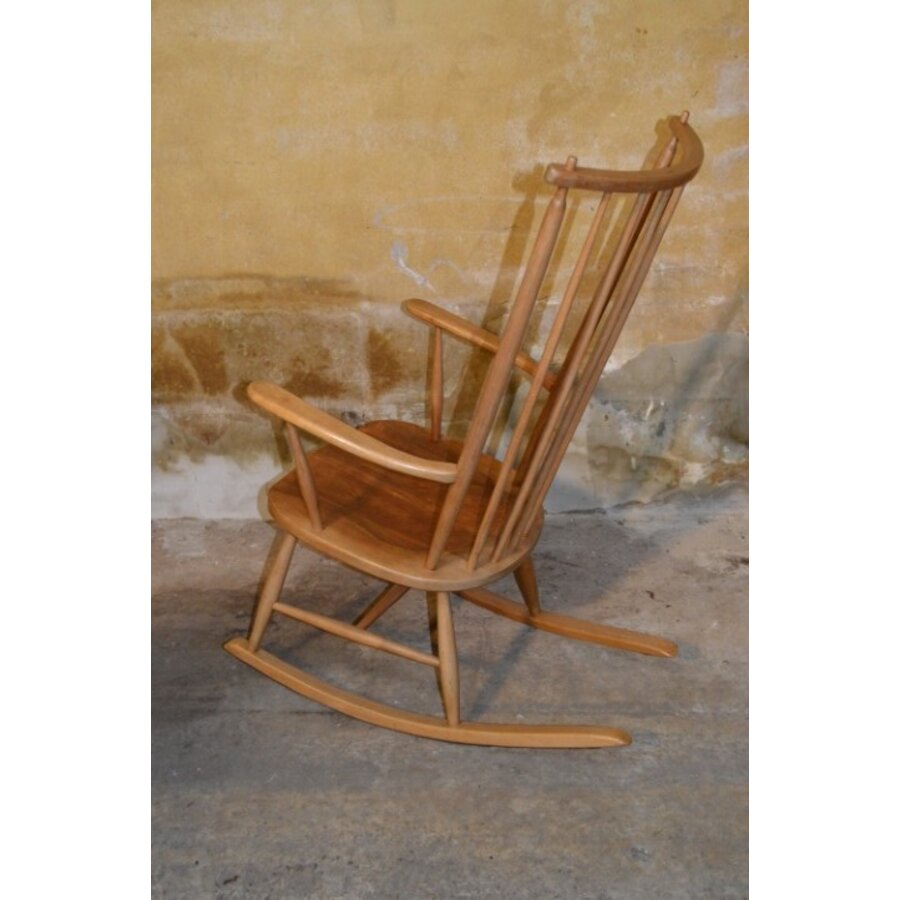 Elegante vintage houten schommelstoel met kussen uit de jaren 60 met spijlenrug-7