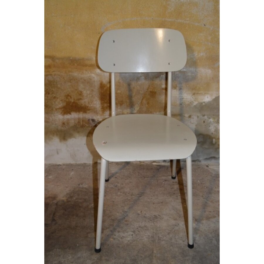 Retro stoeltje met metalen frame en multiplex zitting-2